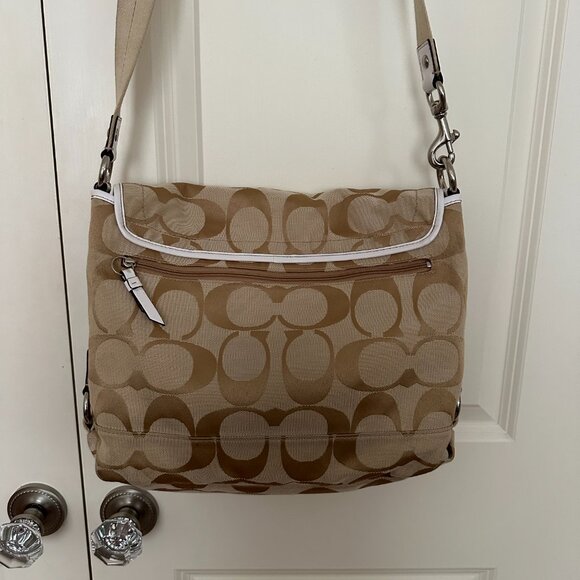 Coach signature Kyra Messenger Bag Crossbody EUC Style #16557 - Picture 2 of 12